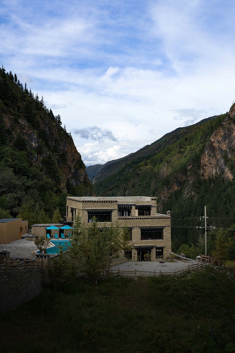 艺加设计-酒店设计-YADING BORE酒店:在这片神圣的土地上悄然生长 艺加设计-酒店设计-YADING BORE酒店:在这片神圣的土地上悄然生长